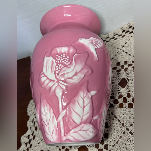 Teleflora Pink Ceramic Vase with White Rose & Hummingbird Relief – 9” Tall - Picture 5 of 12